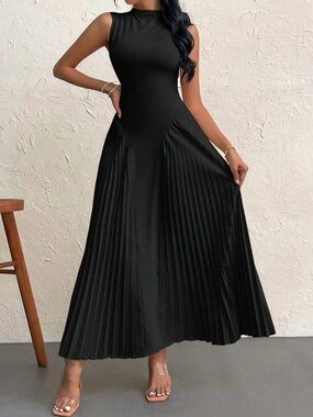 Elegant Black Pleated Maxi Dress - Sleeveless
